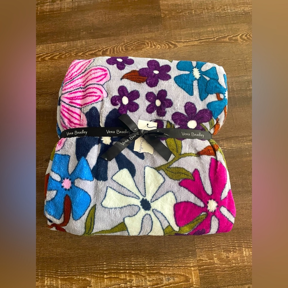 NWT Vera Bradley Throw Blanket